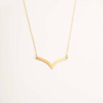 گردنبند طلا طرح v باریک