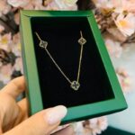 گردنبند طلا متصل ونکلیف